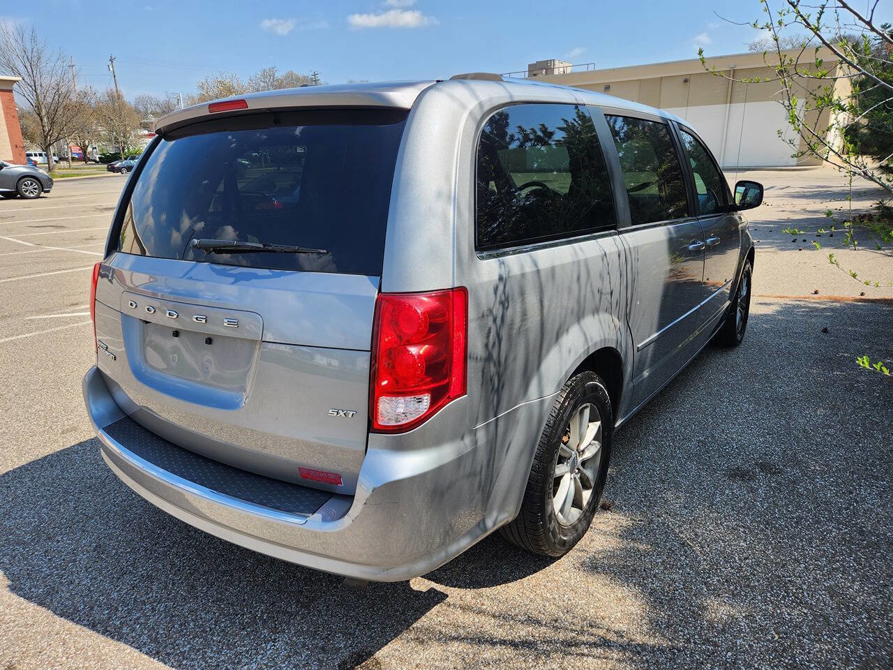 Used 2015 Dodge Grand Caravan SXT image 16