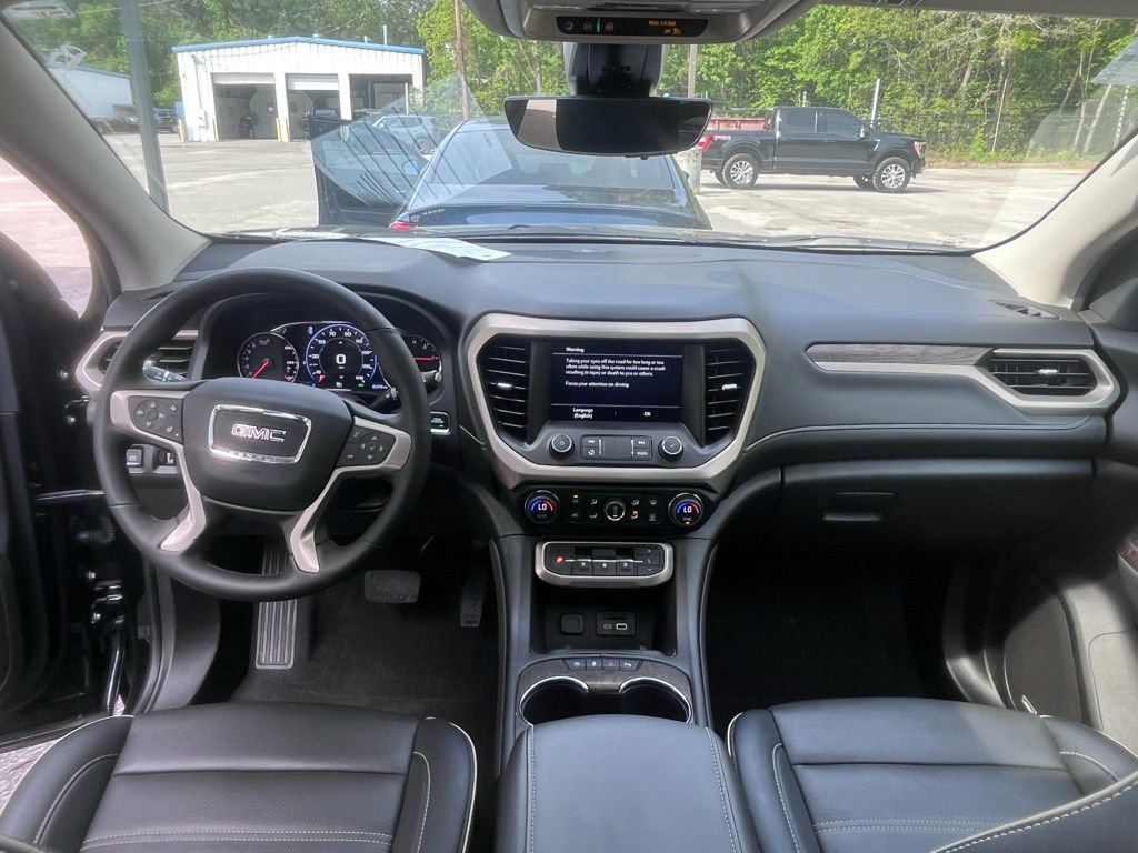 Used 2023 GMC Acadia Denali w/ Black Diamond Edition image 9