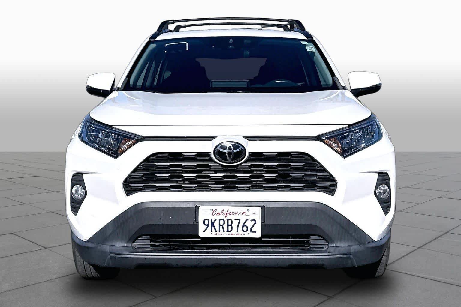 Used 2021 Toyota RAV4 XLE w/ XLE Grade Weather Package AWD/4WD image 3