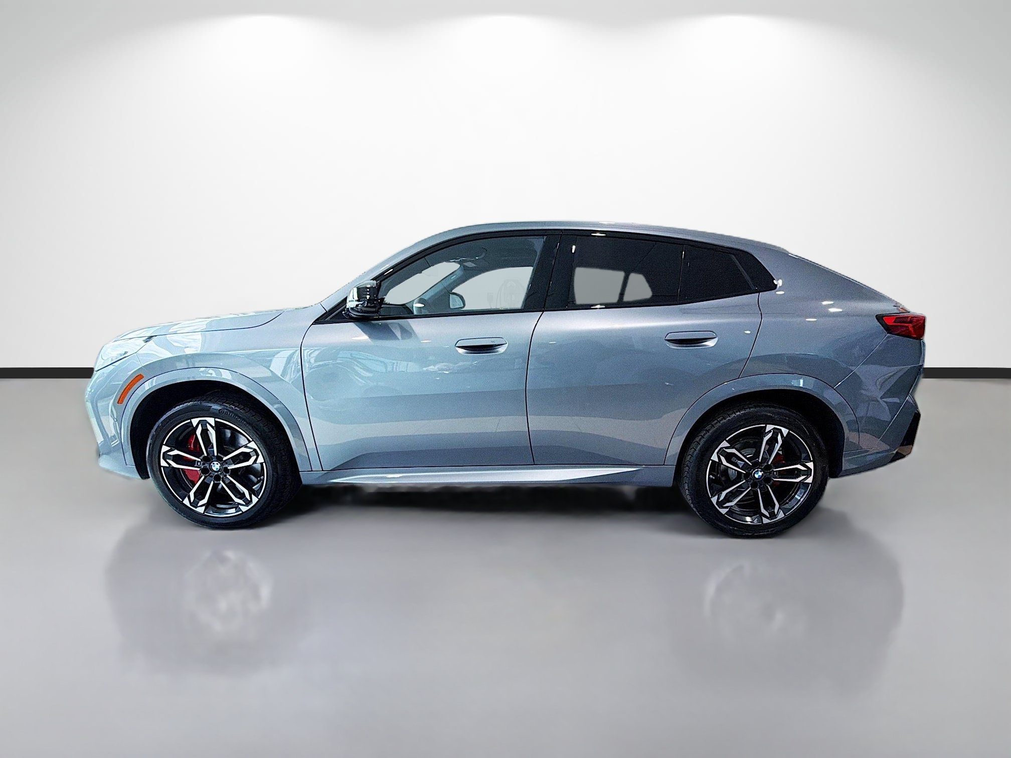 New 2026 BMW X2 xDrive28i w/ Technology Package AWD/4WD image 5