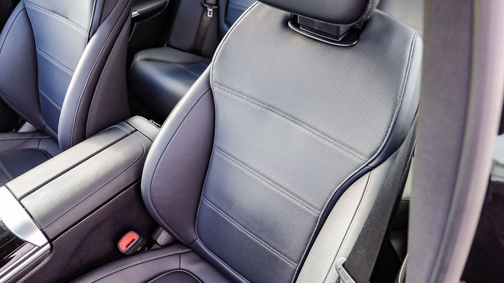 Used 2025 Mercedes-Benz C 300 4MATIC Sedan image 30