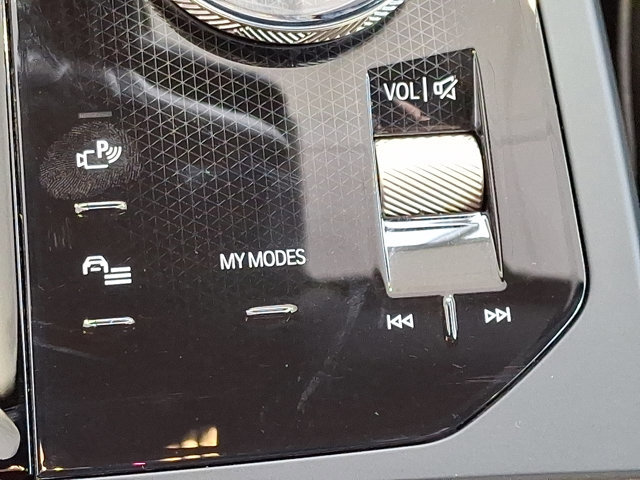 Certified 2025 BMW iX xDrive50 image 28