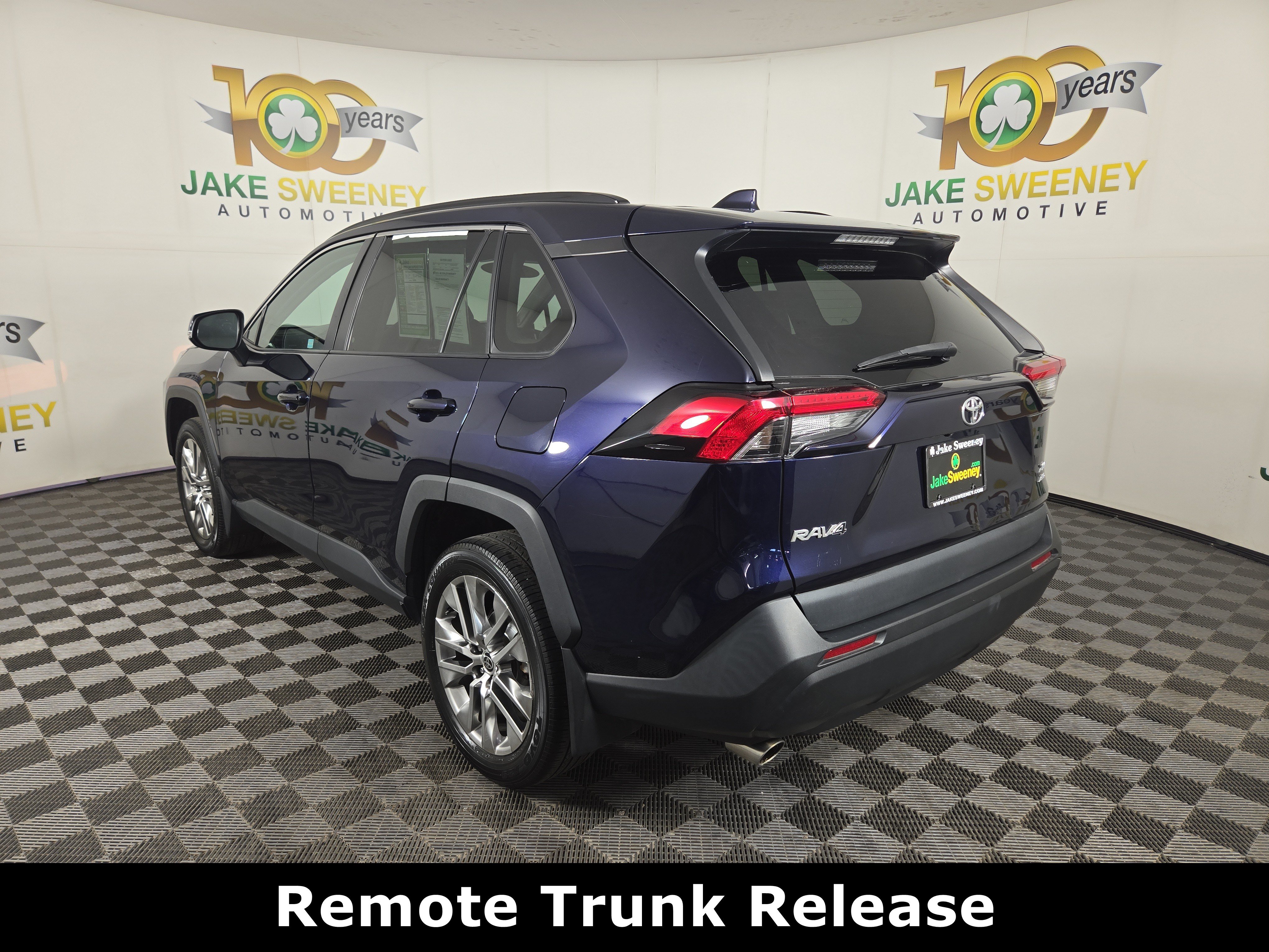 Used 2021 Toyota RAV4 XLE Premium AWD/4WD image 6