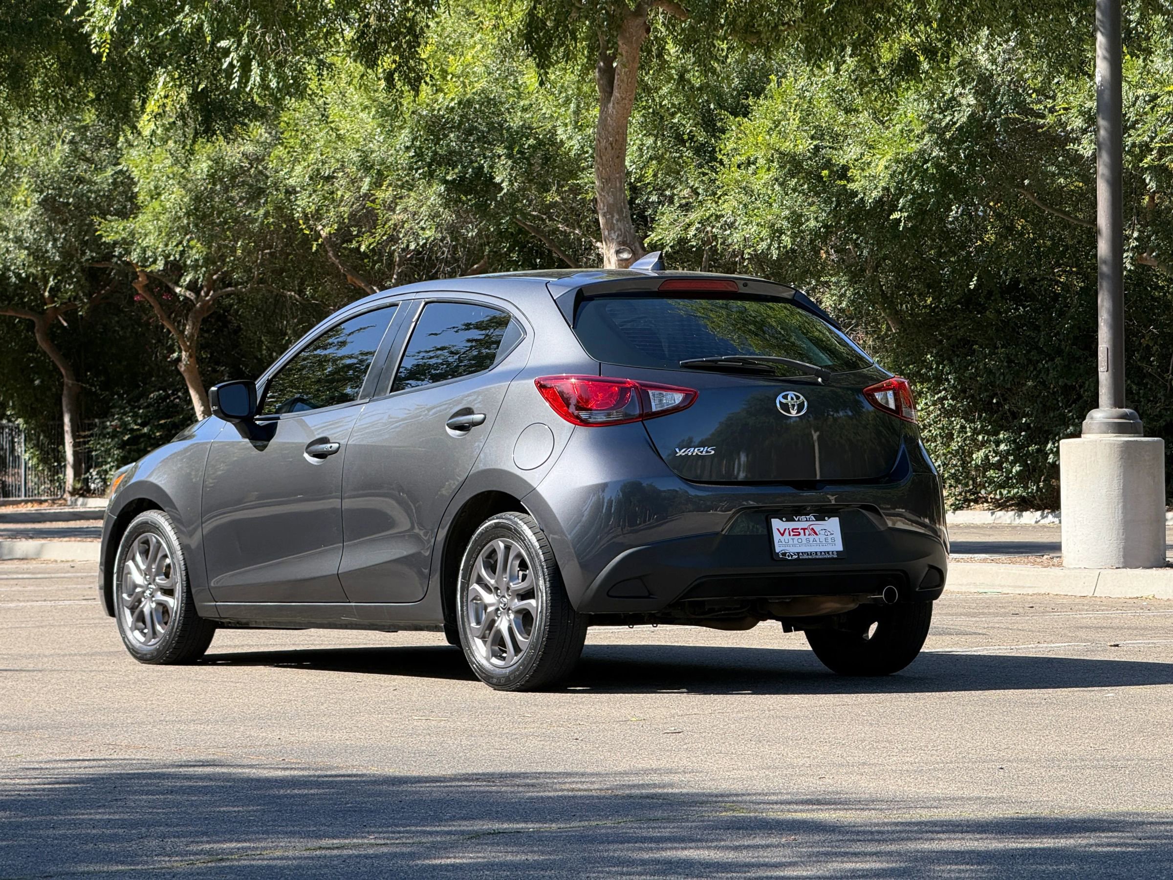 Used 2020 Toyota Yaris LE FWD image 3