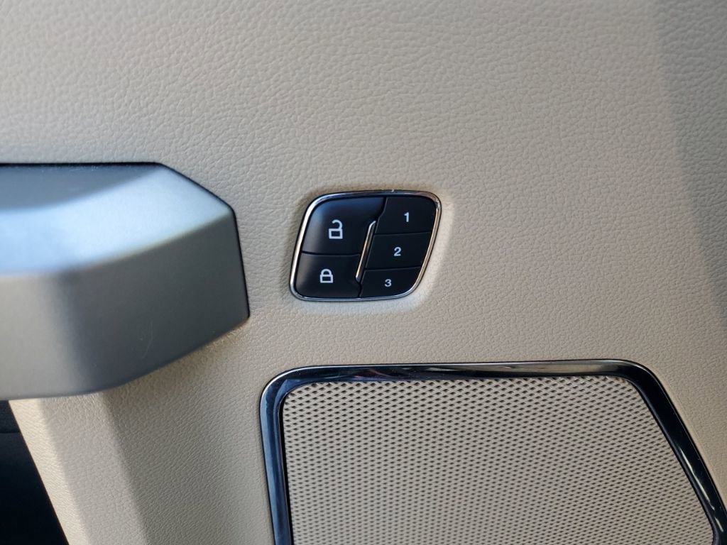 Used 2016 Ford F150 Lariat w/ Equipment Group 502A Luxury image 28