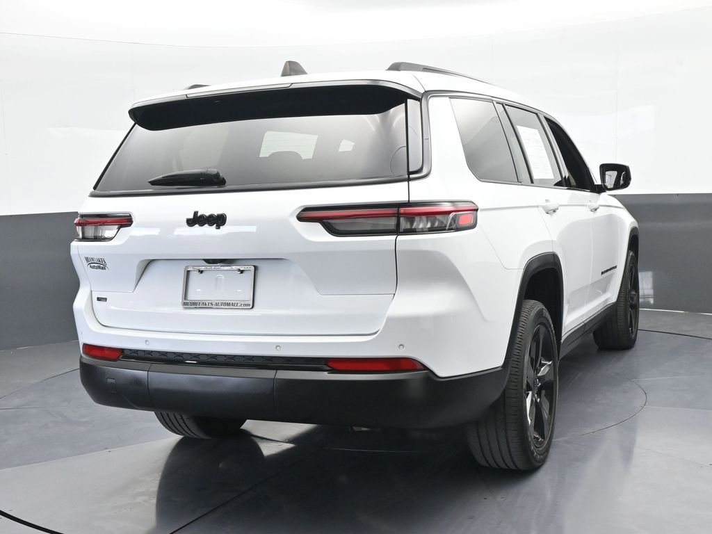 Used 2023 Jeep Grand Cherokee L Laredo RWD image 5