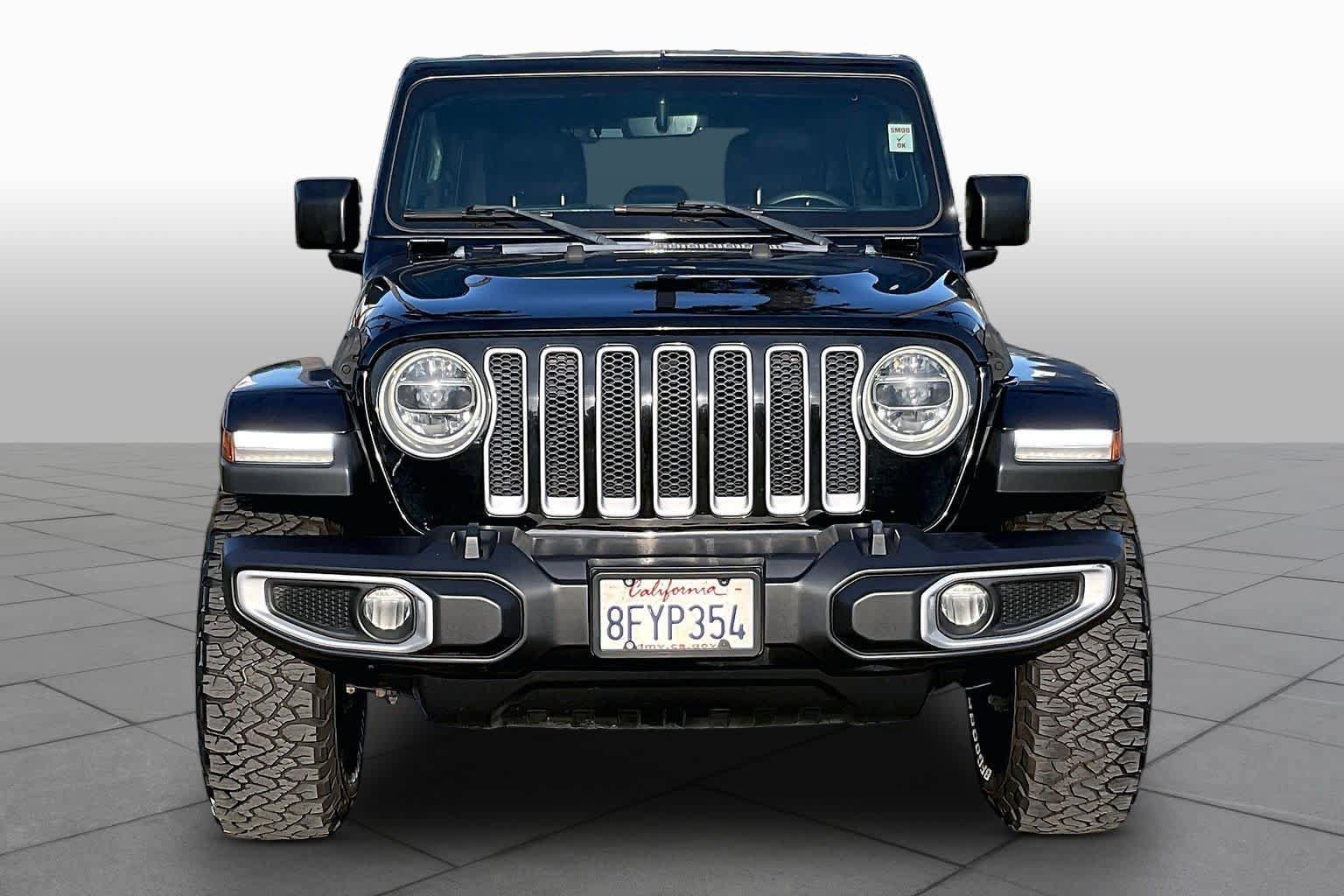 Used 2018 Jeep Wrangler Unlimited Sahara AWD/4WD image 3