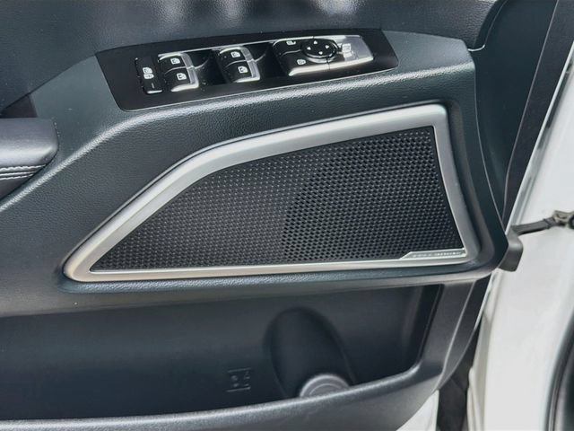 Used 2025 Kia Telluride LX FWD image 19