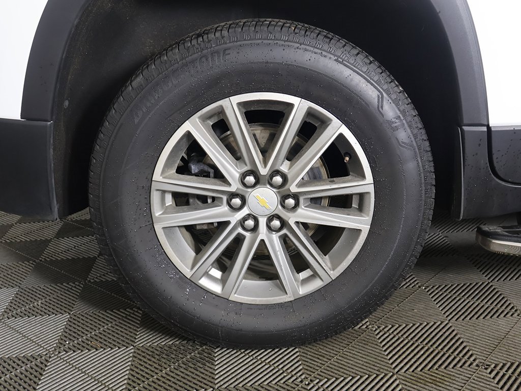 Used 2023 Chevrolet Traverse LT image 20