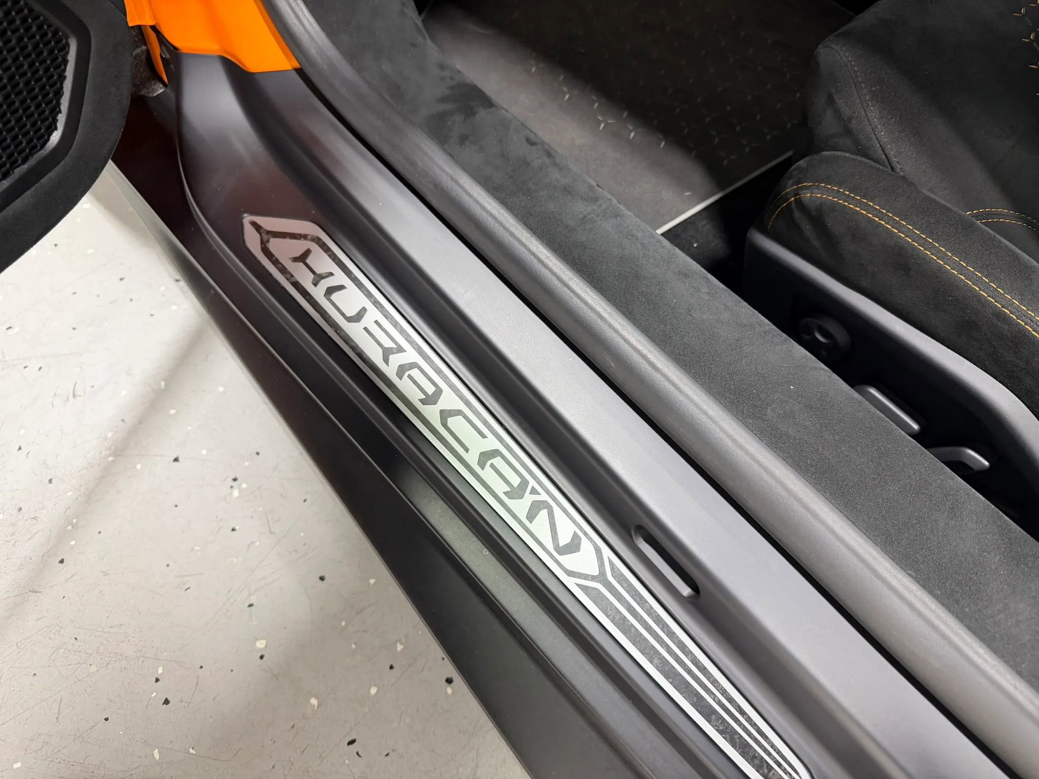 Used 2018 Lamborghini Huracan Performante AWD/4WD image 34