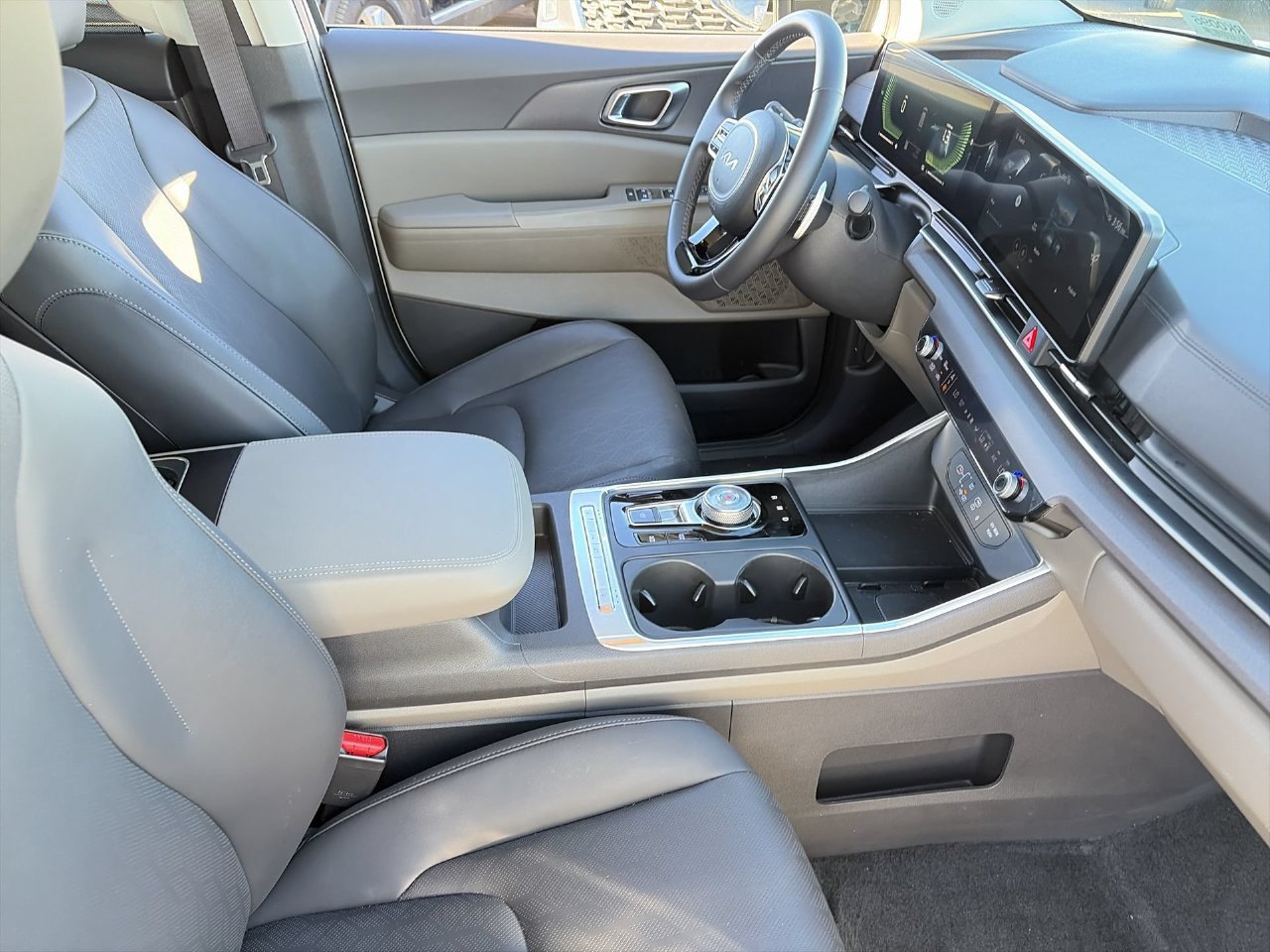 Certified 2026 Kia Carnival EX FWD image 11