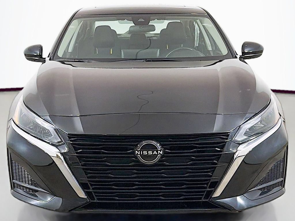 Used 2023 Nissan Altima 2.5 SV w/ SV Premium Package FWD image 14