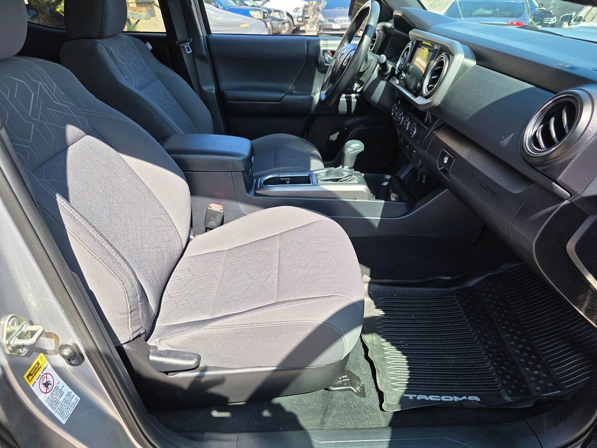 Used 2017 Toyota Tacoma TRD Sport w/ Tow Package (A/T) AWD/4WD image 15