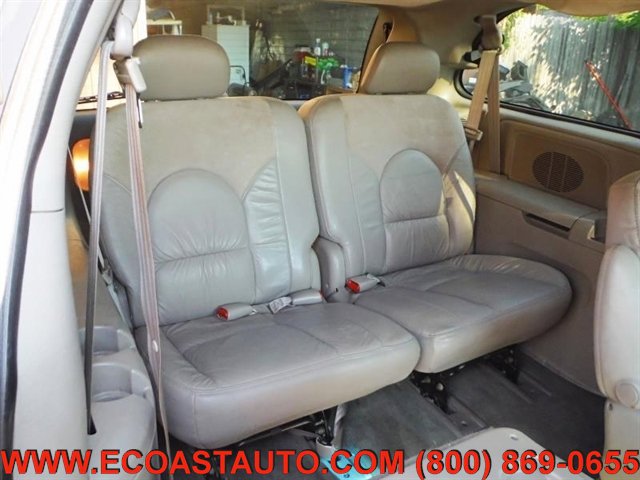 Used 2002 Chrysler Town & Country Limited image 11