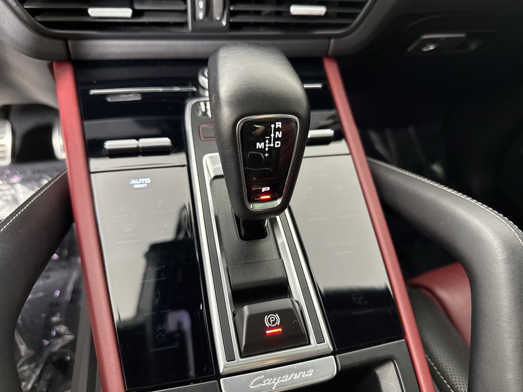 Certified 2023 Porsche Cayenne GTS w/ Premium Package Plus AWD/4WD image 32