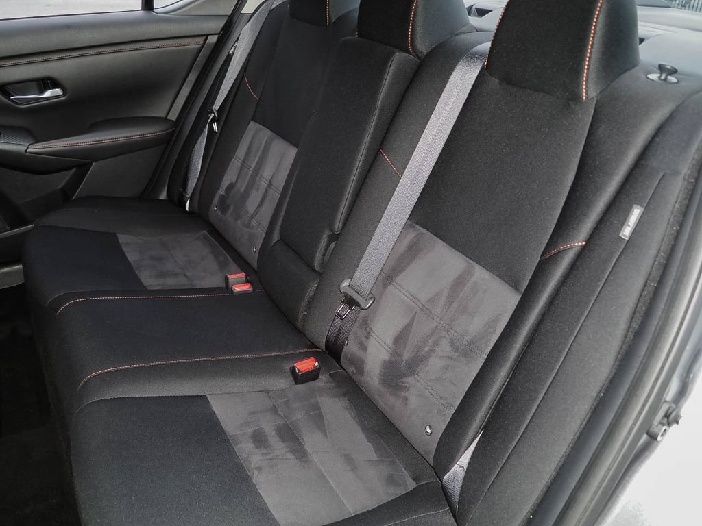 Used 2025 Nissan Sentra SR FWD image 21