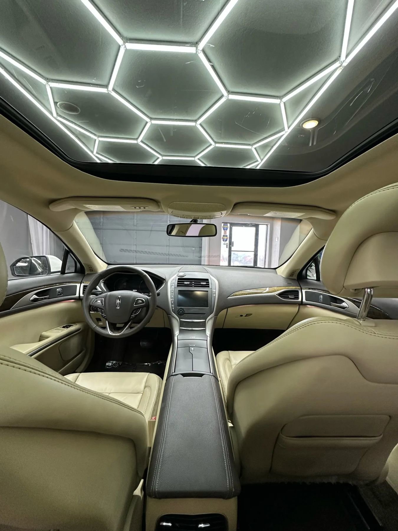 Used 2014 Lincoln MKZ w/ Equipment Group 101A Select image 21