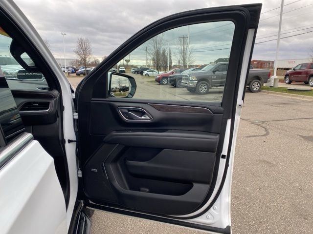 Used 2022 Chevrolet Tahoe LT w/ Luxury Package image 31
