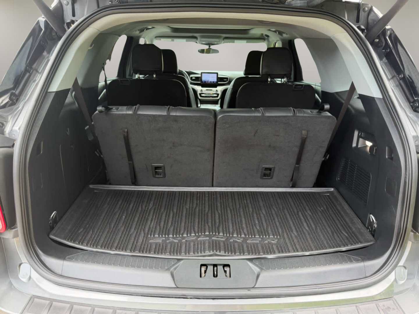 Used 2023 Ford Explorer XLT w/ Equipment Group 202A AWD/4WD image 39