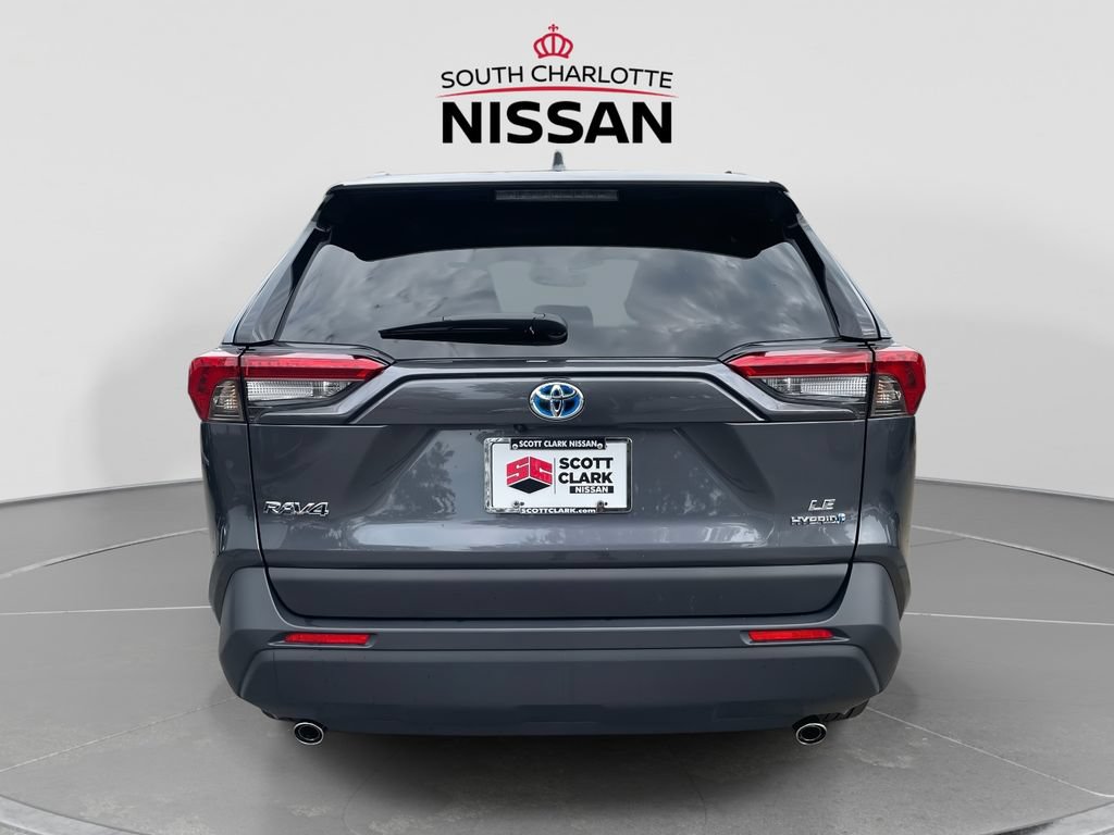 Used 2023 Toyota RAV4 LE AWD/4WD image 5