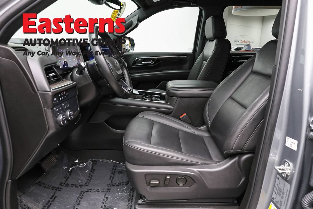 Used 2025 Chevrolet Suburban Z71 AWD/4WD image 14