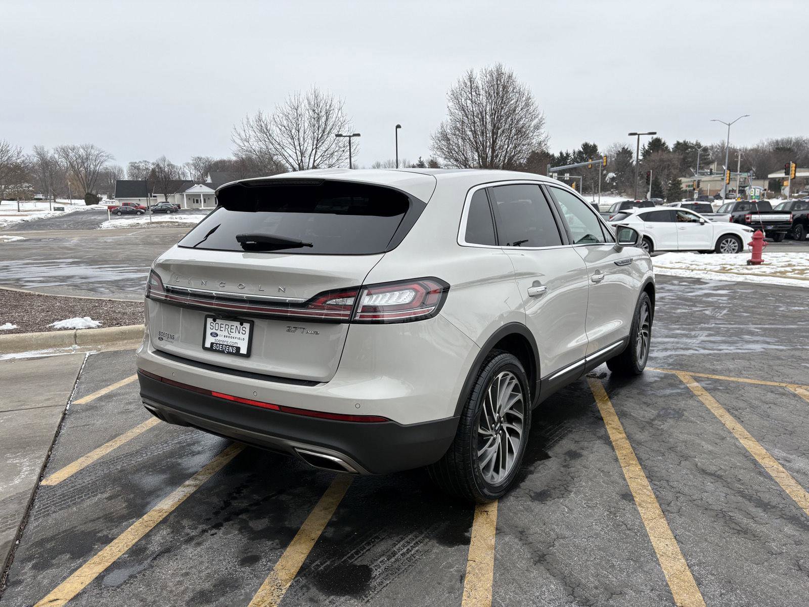 Used 2020 Lincoln Nautilus Reserve image 6