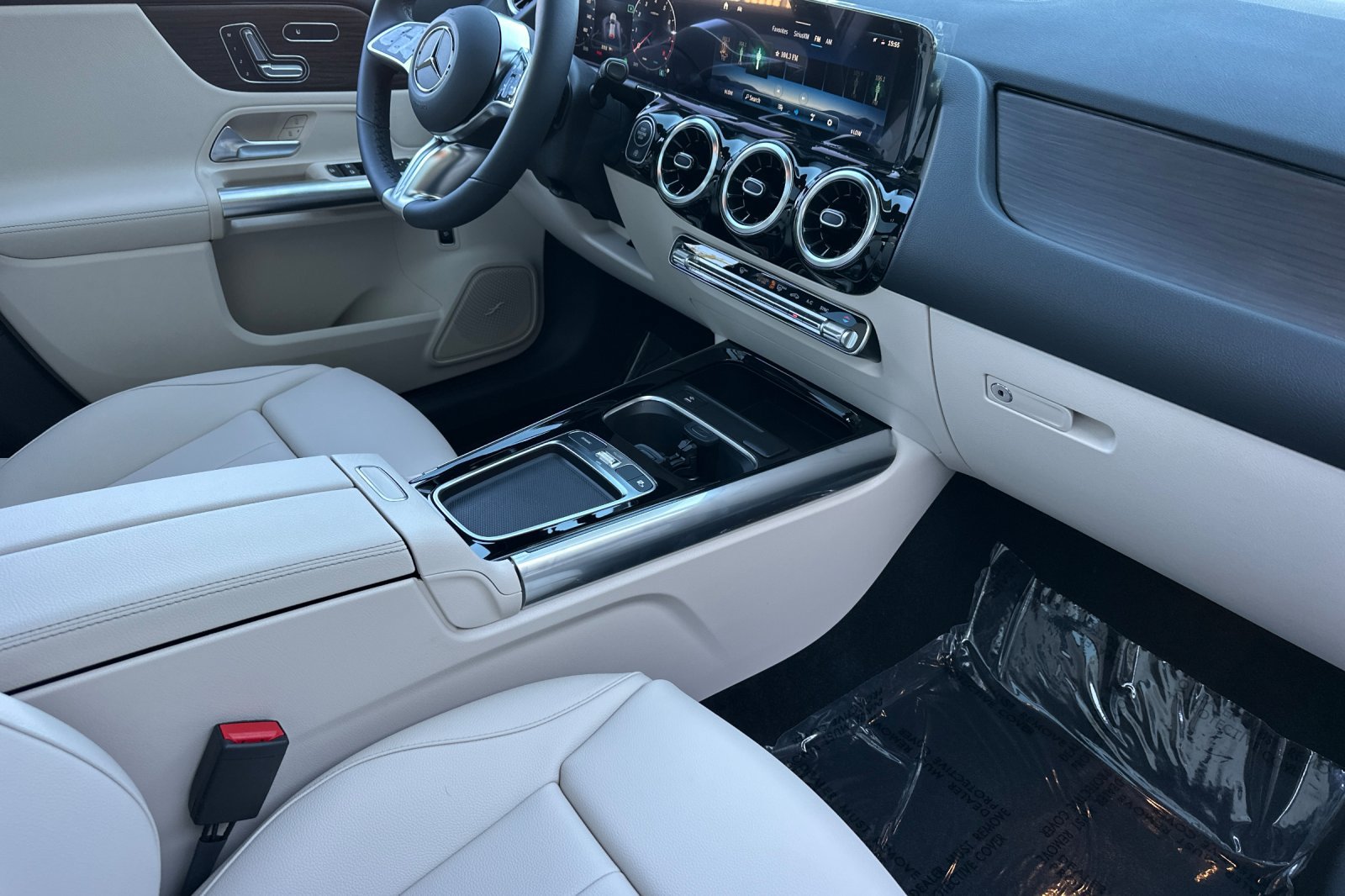 New 2026 Mercedes-Benz GLA 250 4MATIC image 16
