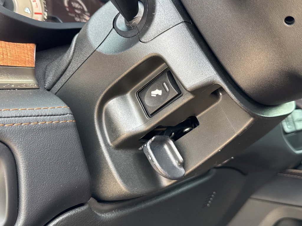 Used 2022 RAM 3500 Limited AWD/4WD image 9