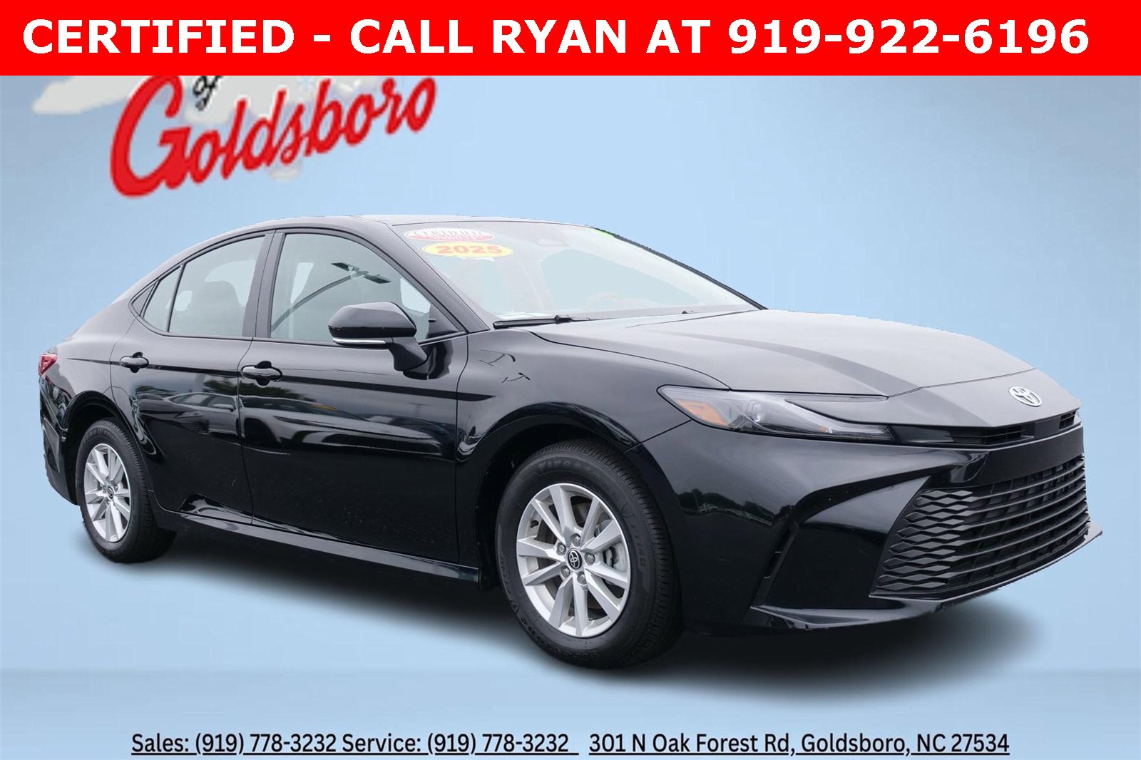 Used 2025 Toyota Camry LE image 1