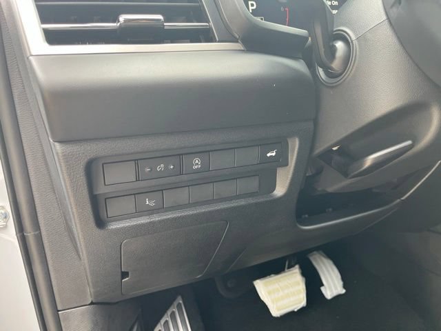 New 2026 Mitsubishi Outlander SEL Black Edition FWD image 17
