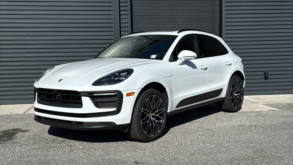 Used 2026 Porsche Macan image 1