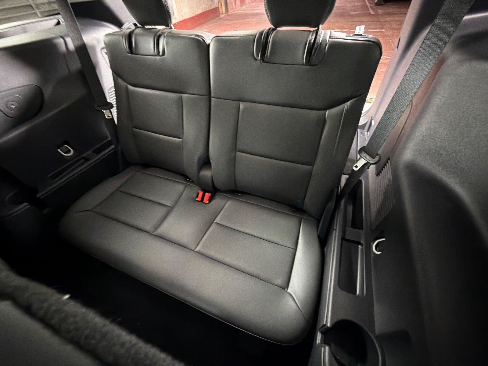 Used 2025 Ford Explorer Active w/ Active Comfort Package RWD image 21