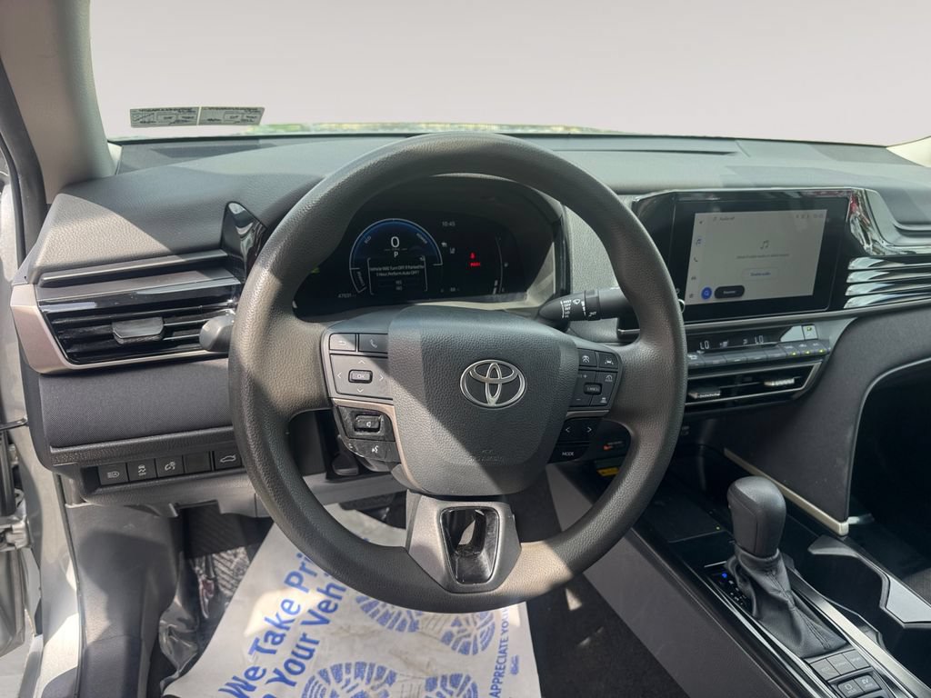 Used 2025 Toyota Camry LE FWD image 12