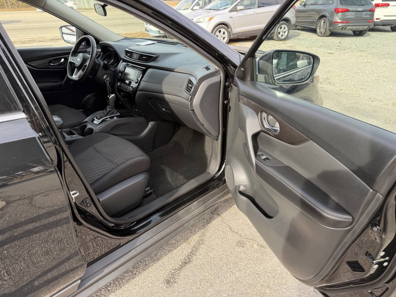 Used 2019 Nissan Rogue S w/ Special Edition Package image 17