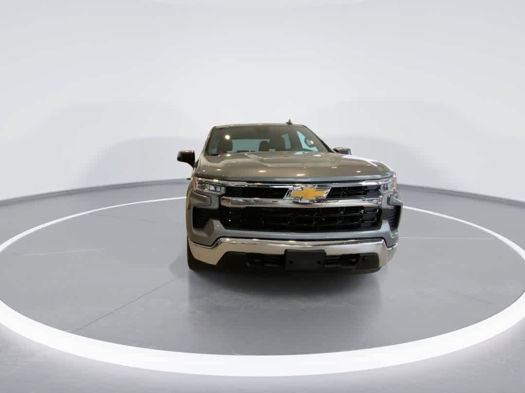 Used 2023 Chevrolet Silverado 1500 LT AWD/4WD image 3