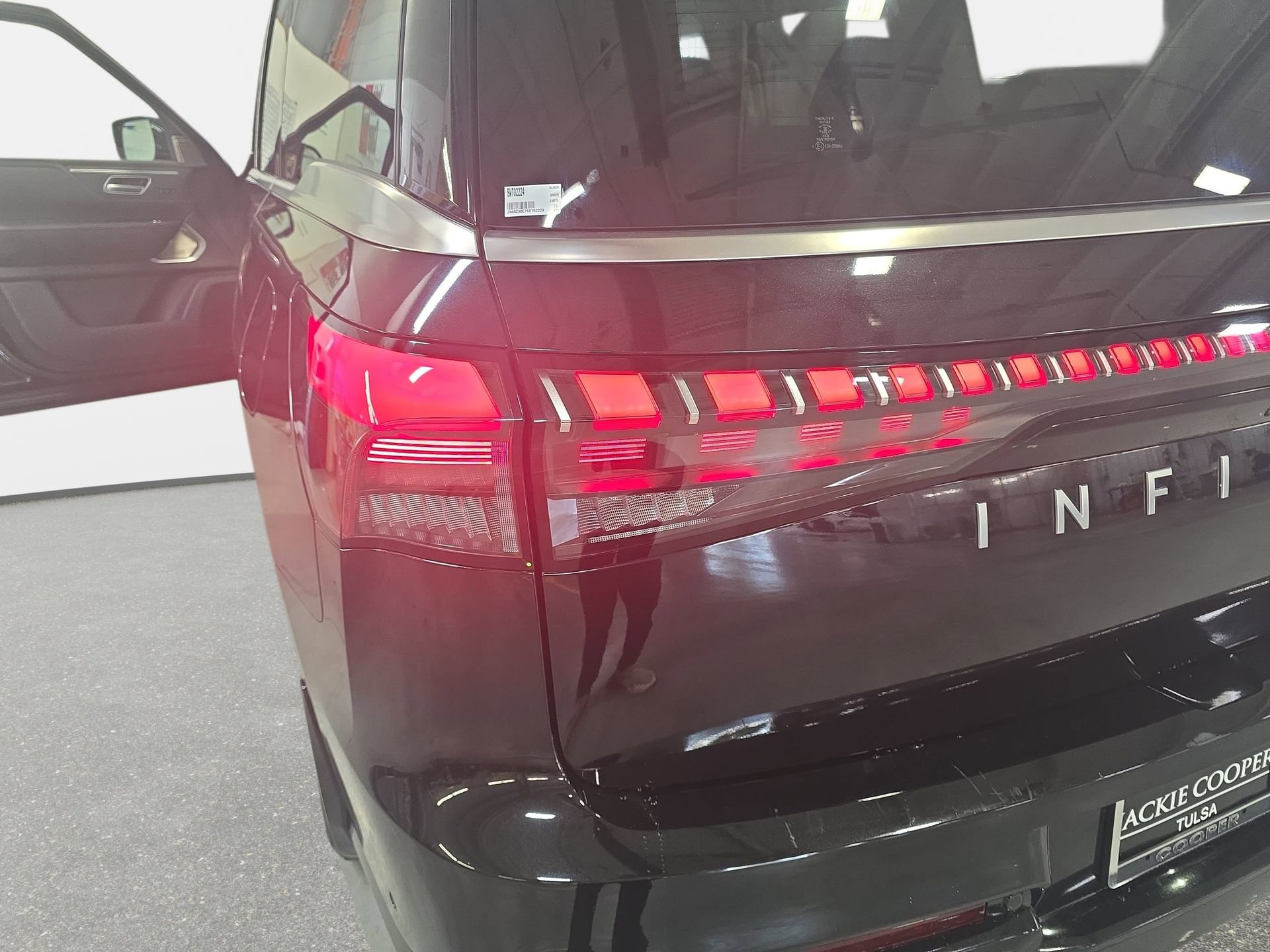 Certified 2025 INFINITI QX80 Sensory AWD/4WD image 33