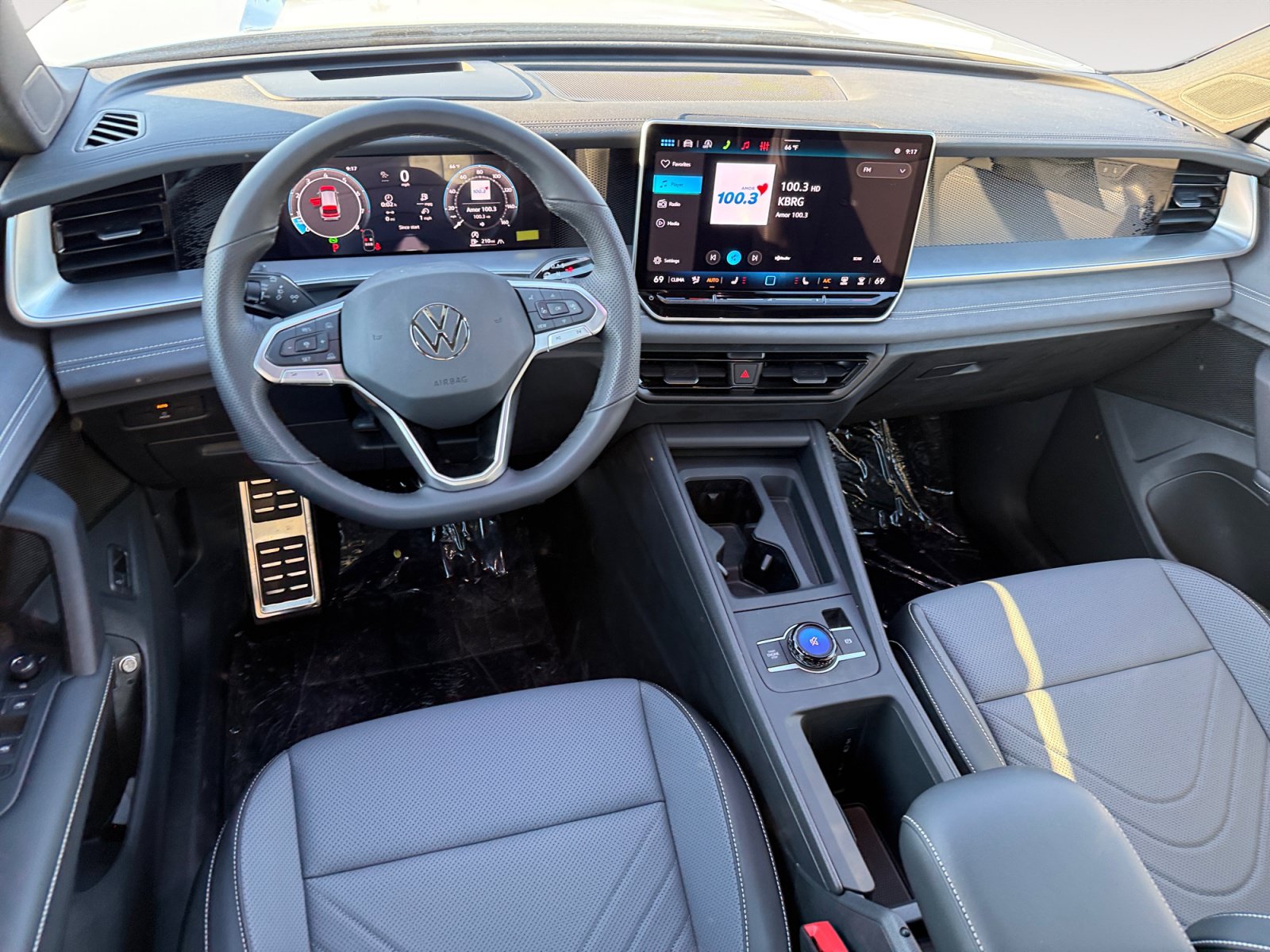 New 2026 Volkswagen Tiguan SE R-Line AWD/4WD image 15