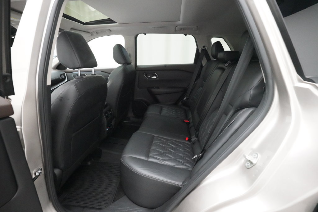 Used 2021 Nissan Rogue Platinum AWD/4WD image 9