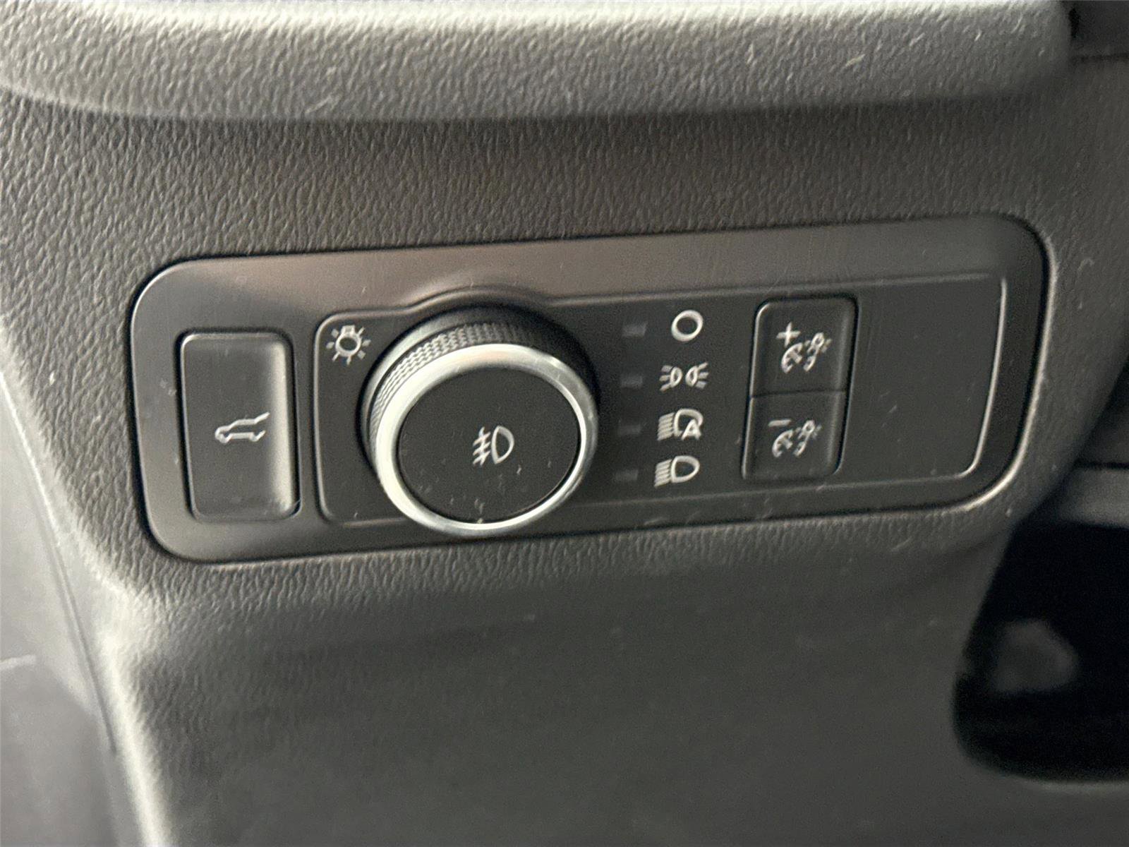 Used 2022 Ford Escape SEL w/ Technology Package image 16