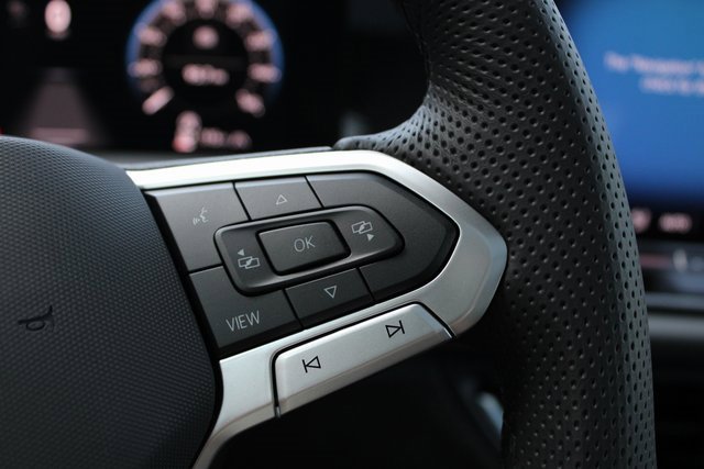 New 2025 Volkswagen Tiguan SE R-Line image 10