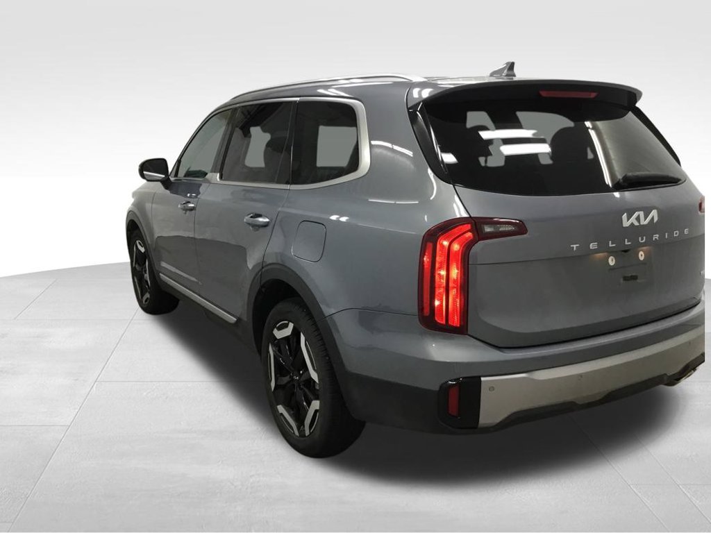 Used 2025 Kia Telluride S AWD/4WD image 35