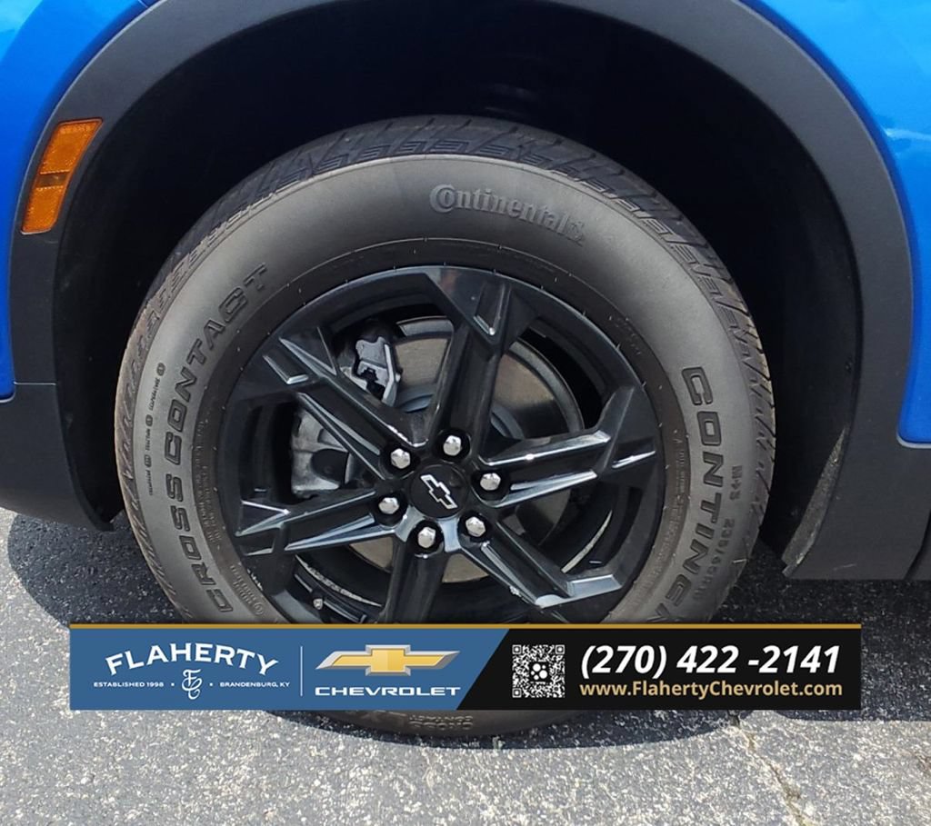 Used 2025 Chevrolet Blazer LT w/ Midnight/Sport Edition FWD image 8