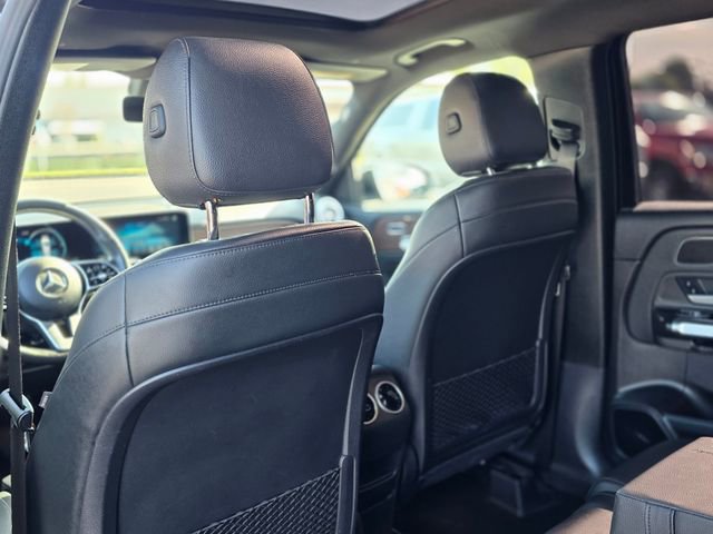 Used 2021 Mercedes-Benz GLB 250 4MATIC w/ Premium Package image 18