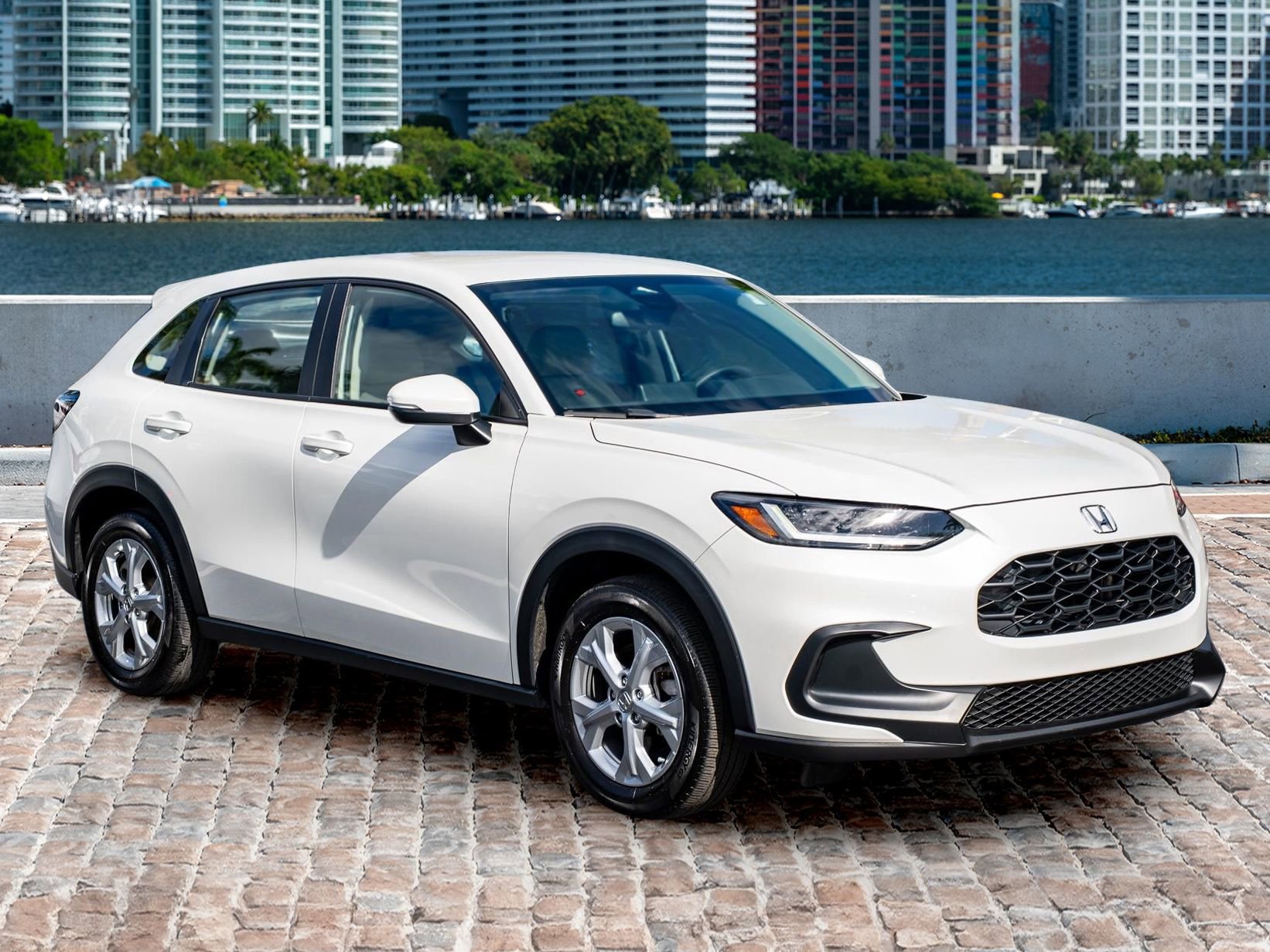 Used 2023 Honda HR-V LX image 3