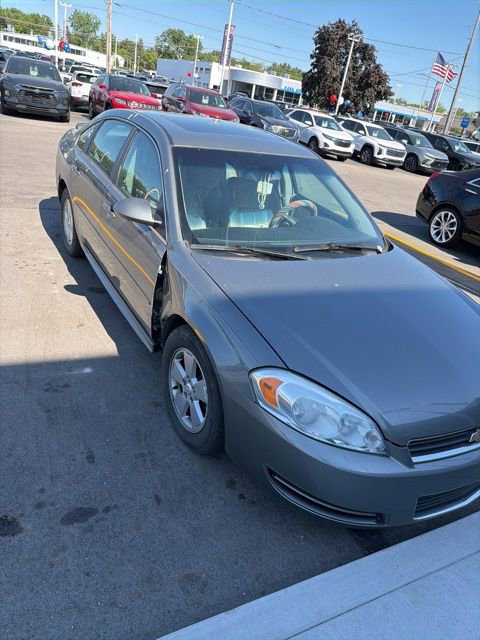 Used 2009 Chevrolet Impala LT w/ Luxury Edition Package FWD image 3