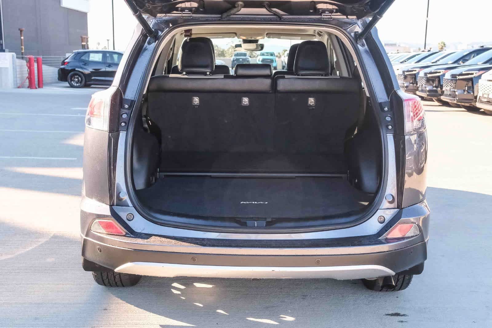 Used 2016 Toyota RAV4 Limited AWD/4WD image 28