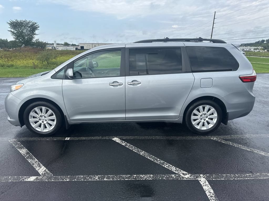 Used 2015 Toyota Sienna XLE Premium AWD/4WD image 5