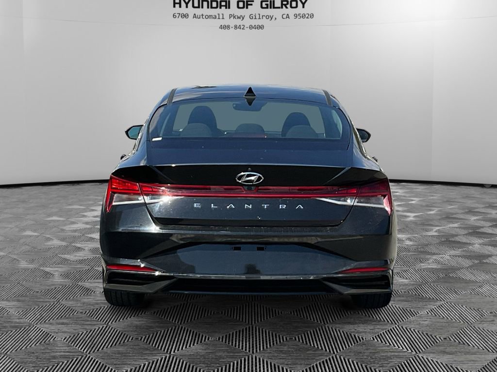 Used 2022 Hyundai Elantra SEL w/ Convenience + Premium Package image 6