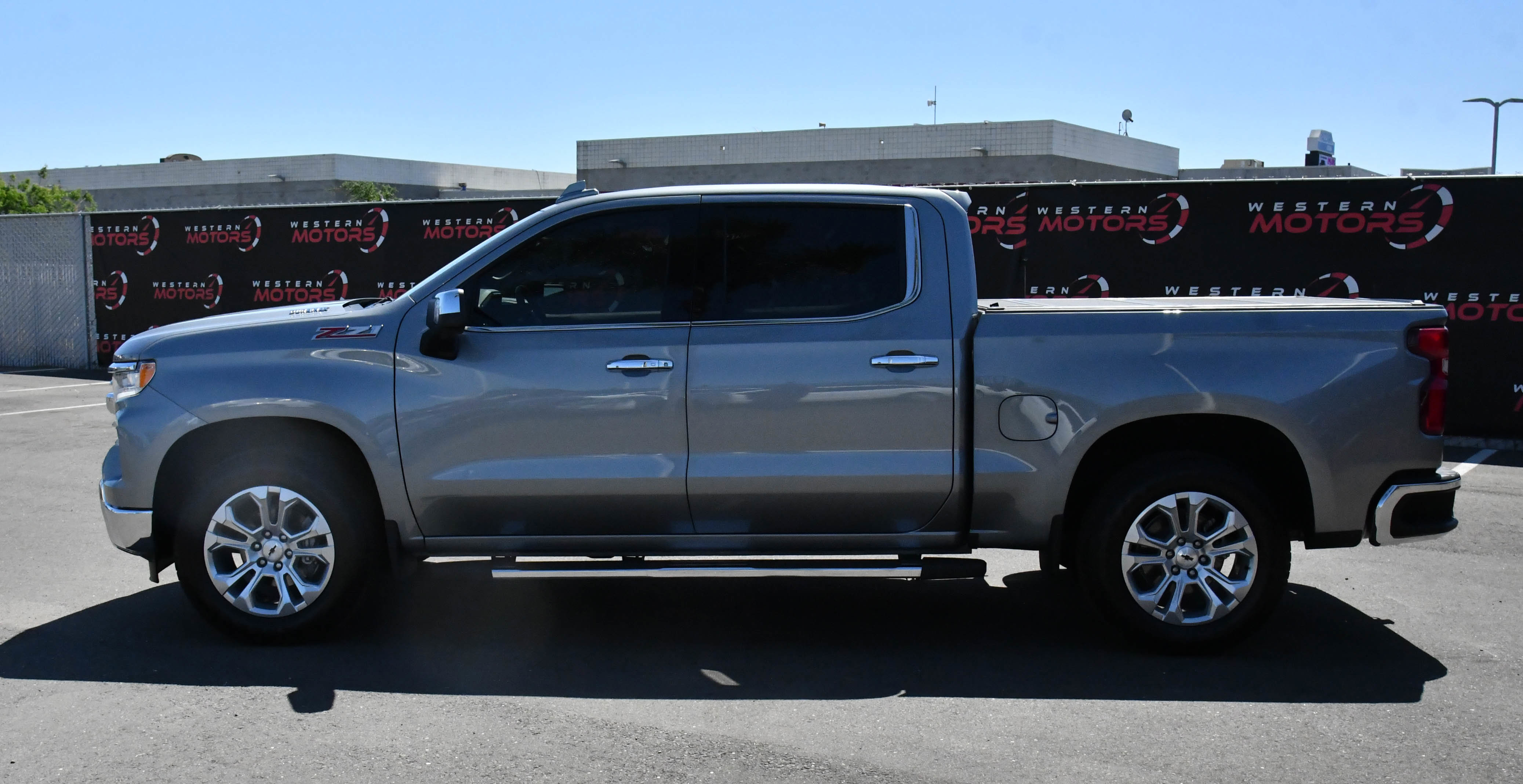 Used 2024 Chevrolet Silverado 1500 LTZ w/ Technology Package AWD/4WD image 4