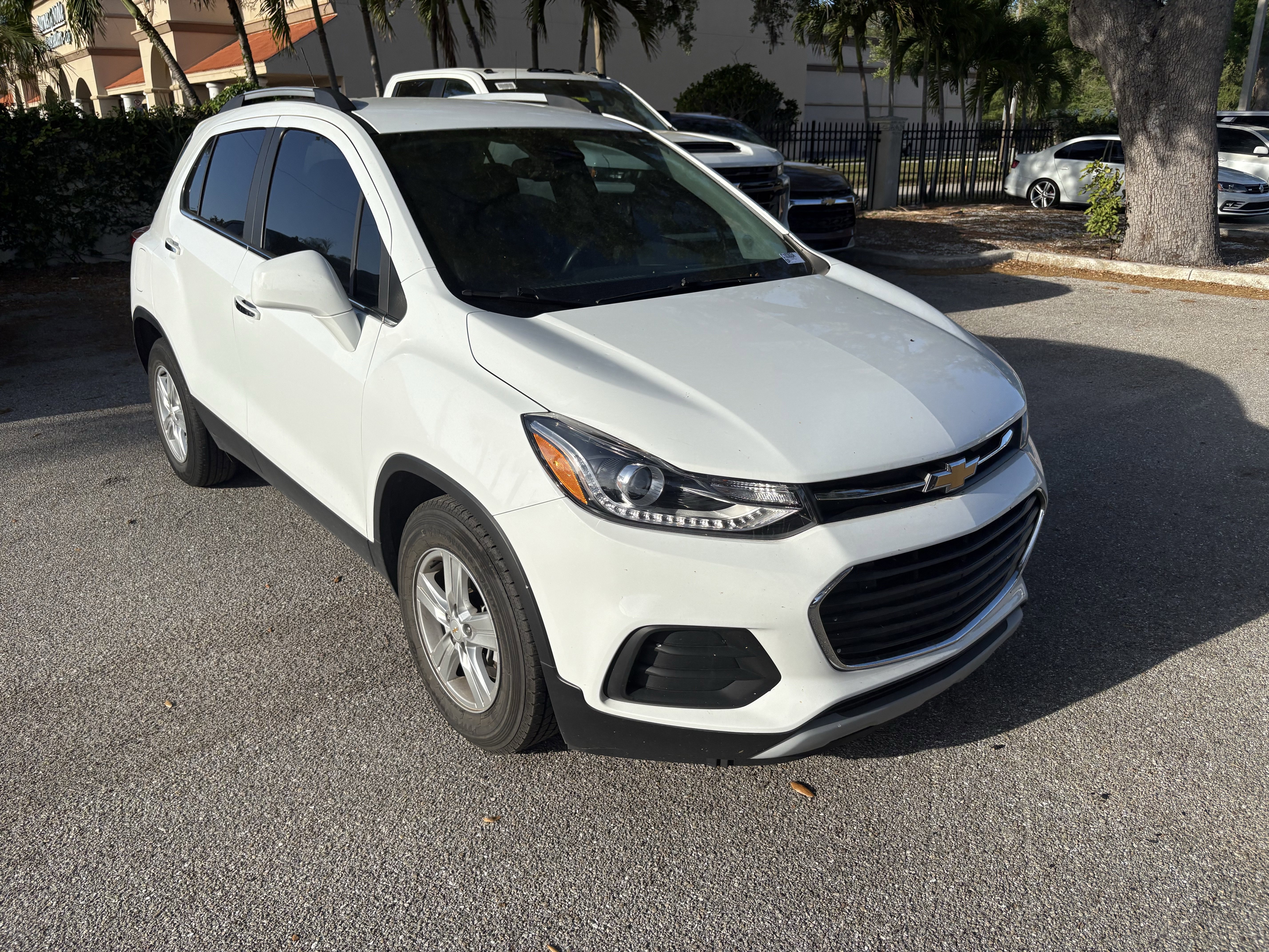 Used 2019 Chevrolet Trax LT w/ LT Convenience Package image 1
